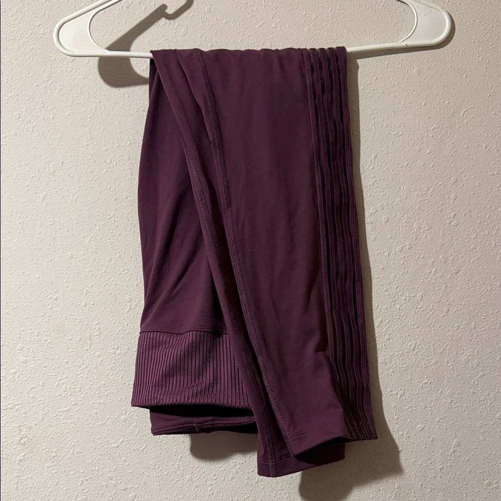 PINK Victoria's Secret Womens Leggings in Deep Purple